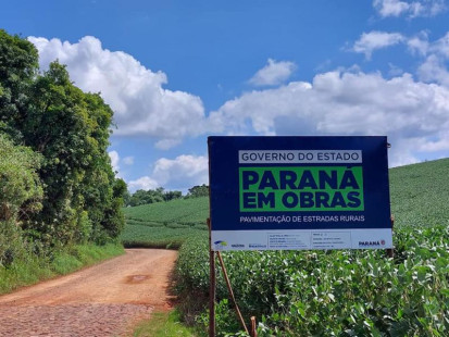 Famílias de viticultores das Comunidades do Carmo e São Pedro terão 5,4 km de pavimentação poliédrica com investimentos em torno de hum milhão e meio.