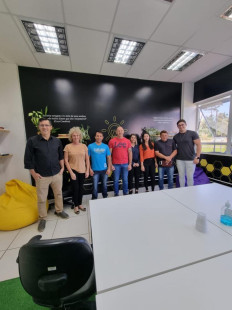 Representantes do Departamento de Agricultura e Meio Ambiente da Prefeitura Municipal de Mariópolis estiveram, no dia 06 de março, visitando o Departamento de Ciências e Tecnologias da UTFPR