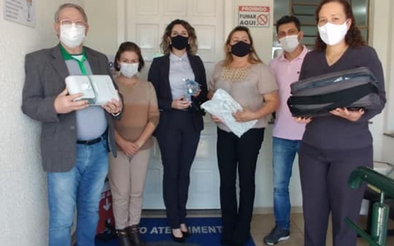 SICREDI DOA APARELHO DE VENTILAÇÃO AO CENTRO MUNICIPAL DE SAÚDE.