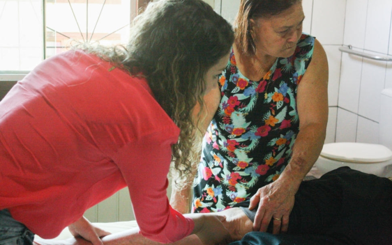 Departamento de Saúde conta com atendimento de Fisioterapeuta a domicílio