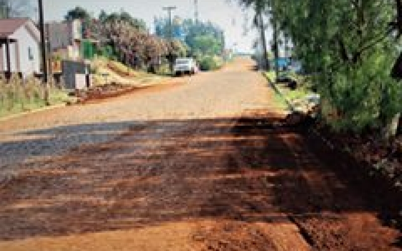 O Departamento de Viação e Serviços Urbanos está realizando obras de drenagem urbana na Alameda 01