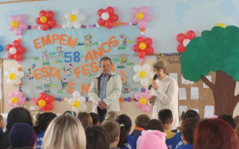 ESCOLA MUNICIPAL PADRE EDUARDO MACHADO COMPLETA 58 ANOS