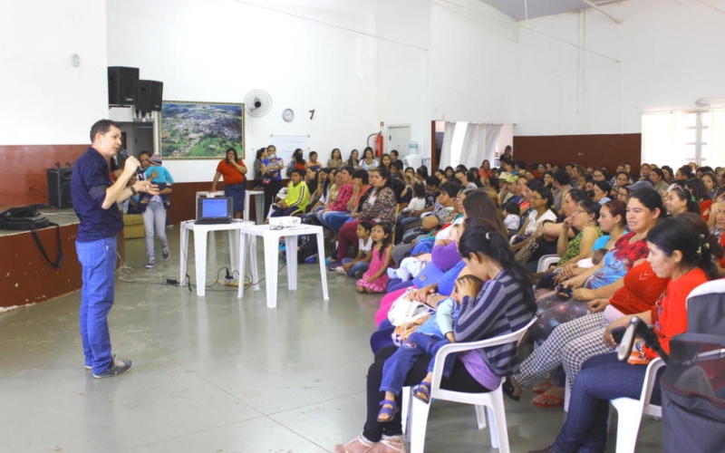 O Departamento de Assistência Social e CRAS realizaram uma palestra com as beneficiárias do Programa Bolsa Família
