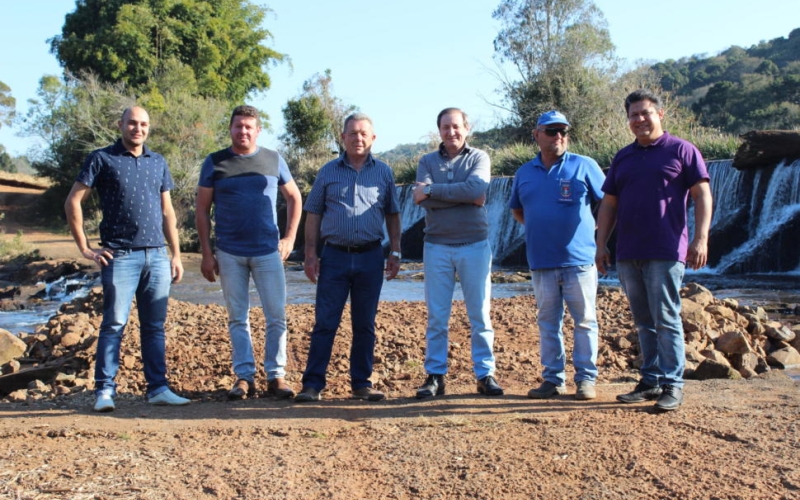 Prefeitura Municipal lança obra de recuperação da via de acesso à Barragem do Rio Pato Branco, juntamente com a Prefeitu