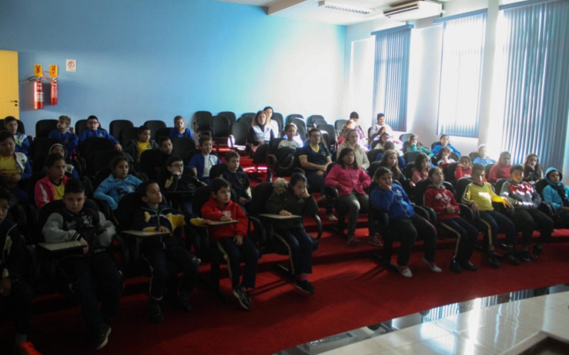 Dia mundial da alimentação é comemorado pelos departamentos de Saúde e Educação