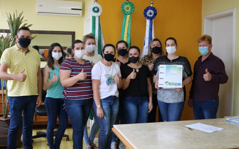 Mariópolis anuncia investimento em Educação e RETOMA o sistema de Ensino Aprende Brasil do Grupo Positivo