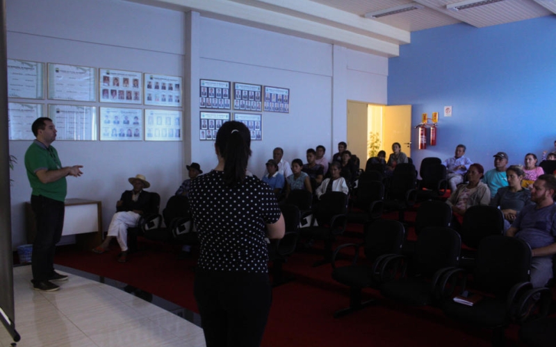 Departamento de Assistência Social reuniu os beneficiários do Conjunto Habitacional SUB-50 para conversa com a Cohapar