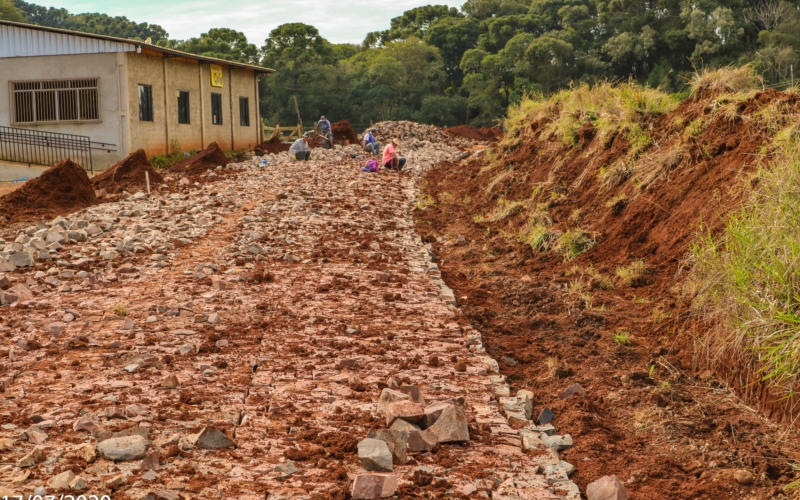 Mariópolis inicia Pavimentação Poliédrica na comunidade de Nossa Senhora das Candeias