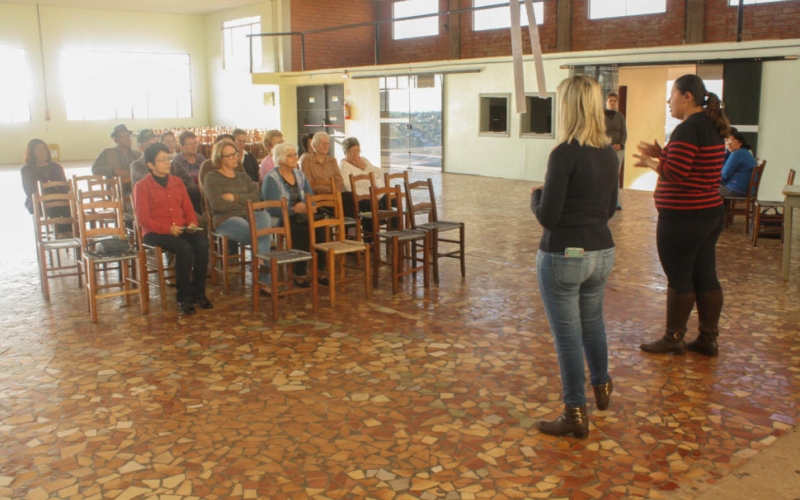 Departamento de Saúde realiza avaliação “Time Up and Go” com os idosos da Pastoral do Idoso