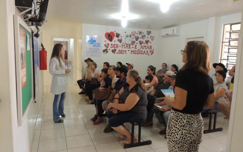 Farmácia Municipal desenvolve ação sobre o Uso Racional de Medicamentos