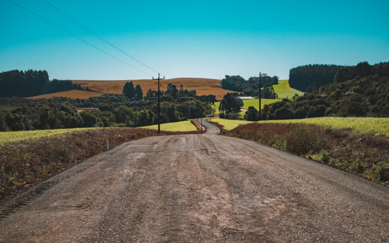 Prefeitura de Mariópolis inicia obra de pavimentação asfáltica no interior