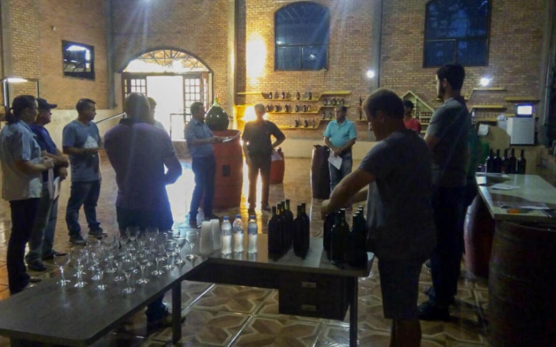 Vinícola São Francisco de Sales faz degustação de vinhos da Safra 2018.